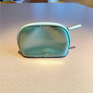 NWOT Light Green La Mer Makeup Cosmetic Bag